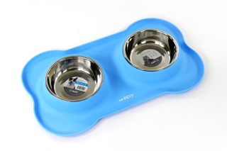 Plato doble acero 200ml c/base de silicon azul 36x23x4cm